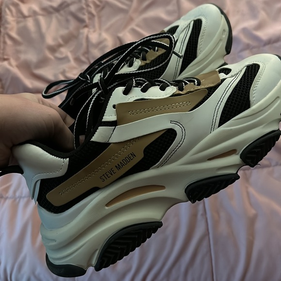 Steve Madden Possession - Picture 3 of 5